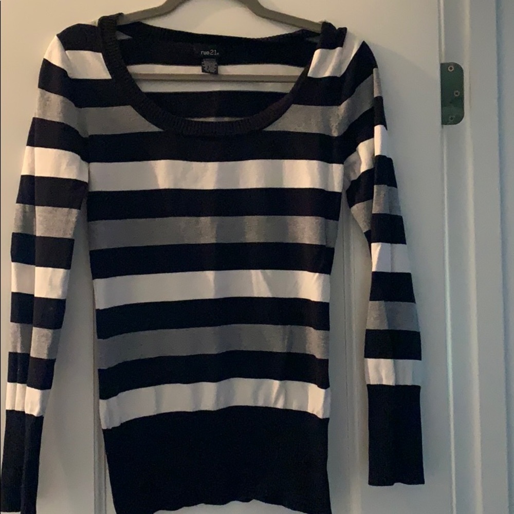 Rue 21 medium scoop neck sweater